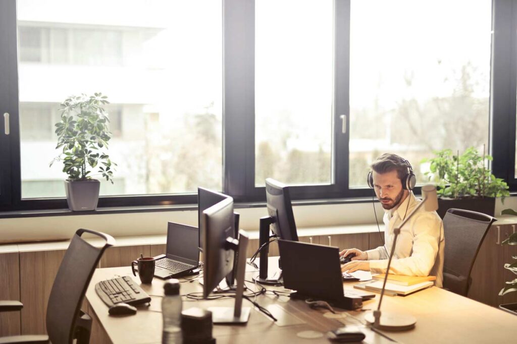 24-7 tech support by globalouts