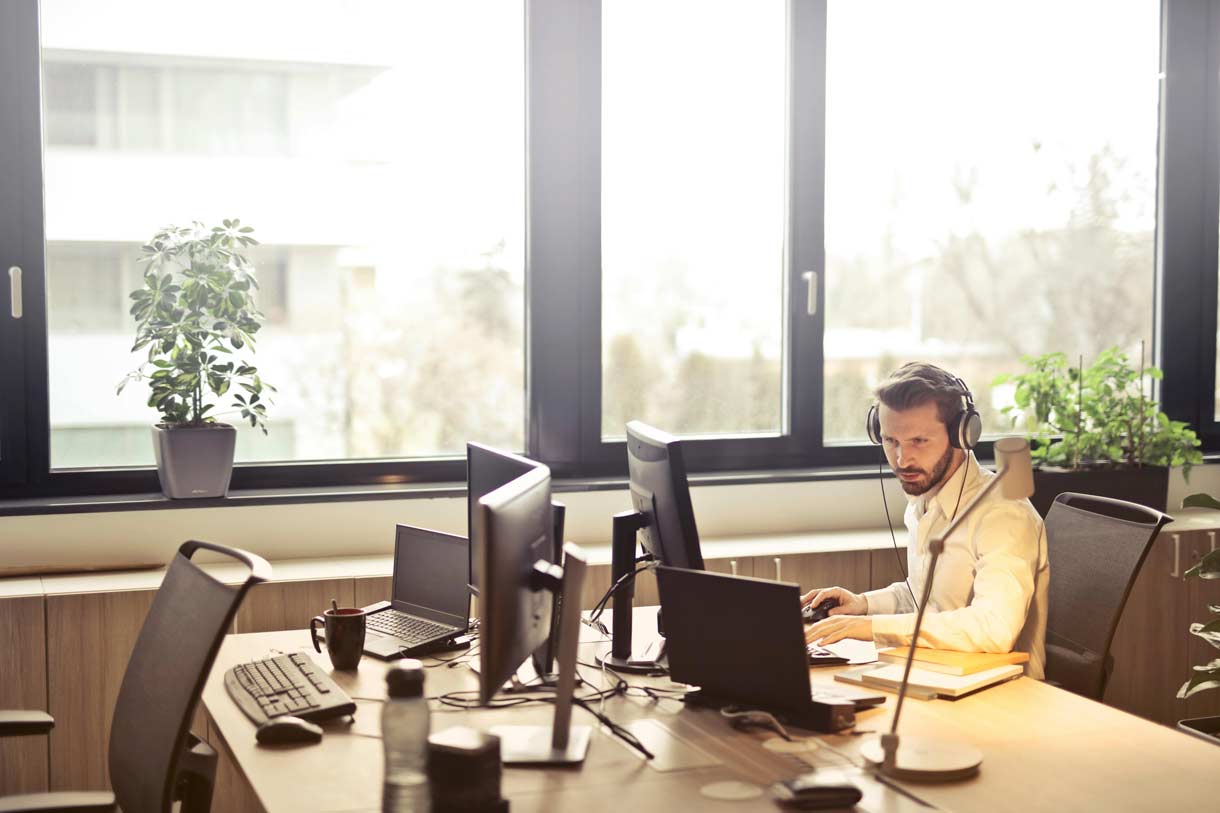 24-7 tech support by globalouts